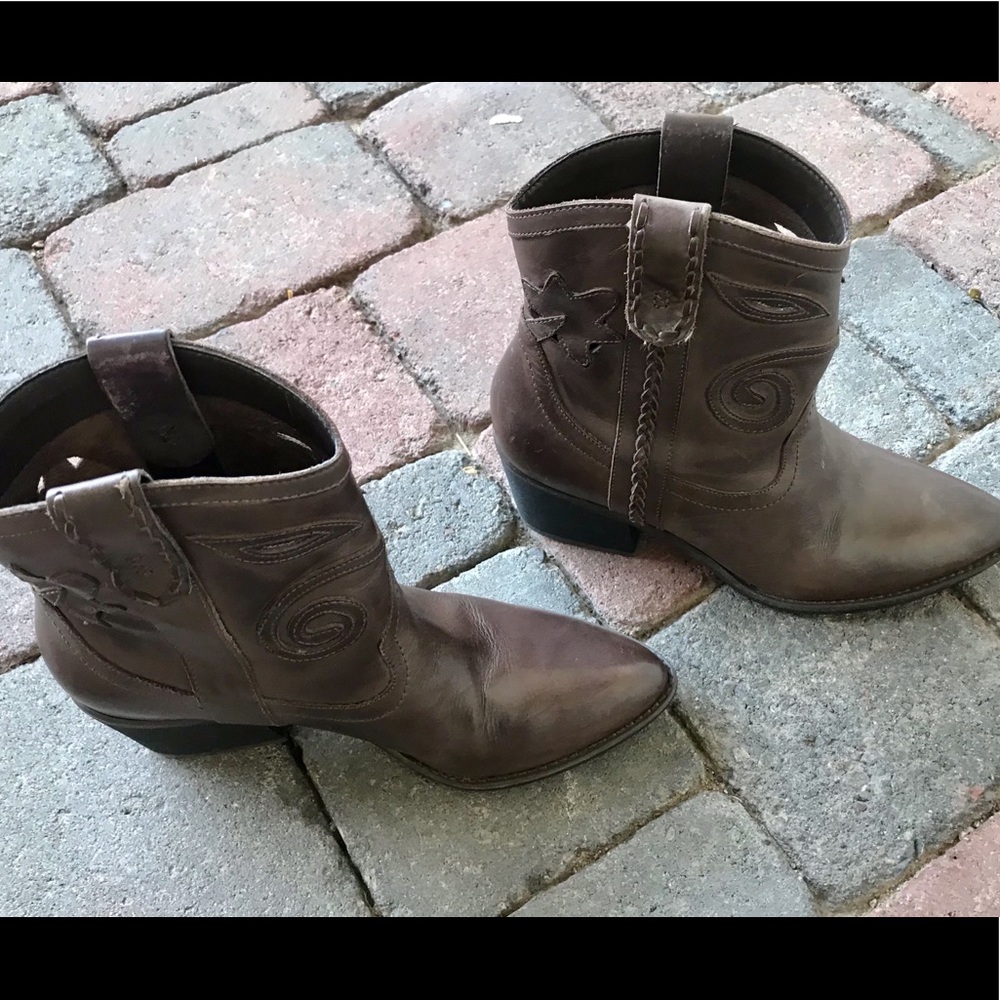 Brown booties women’s size 6